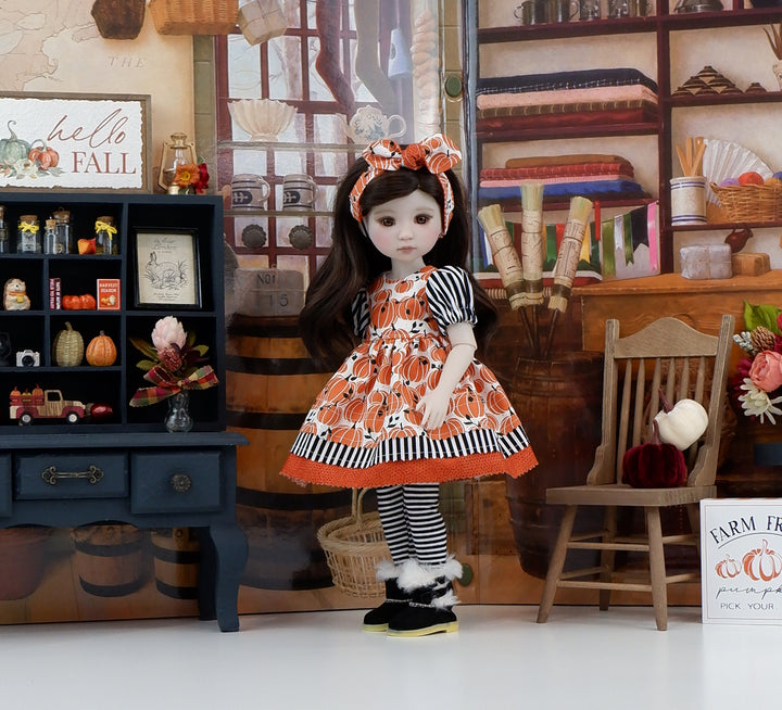 Pumpkin Hollow - dress with UGG boots for Ruby Red Fashion Friends doll