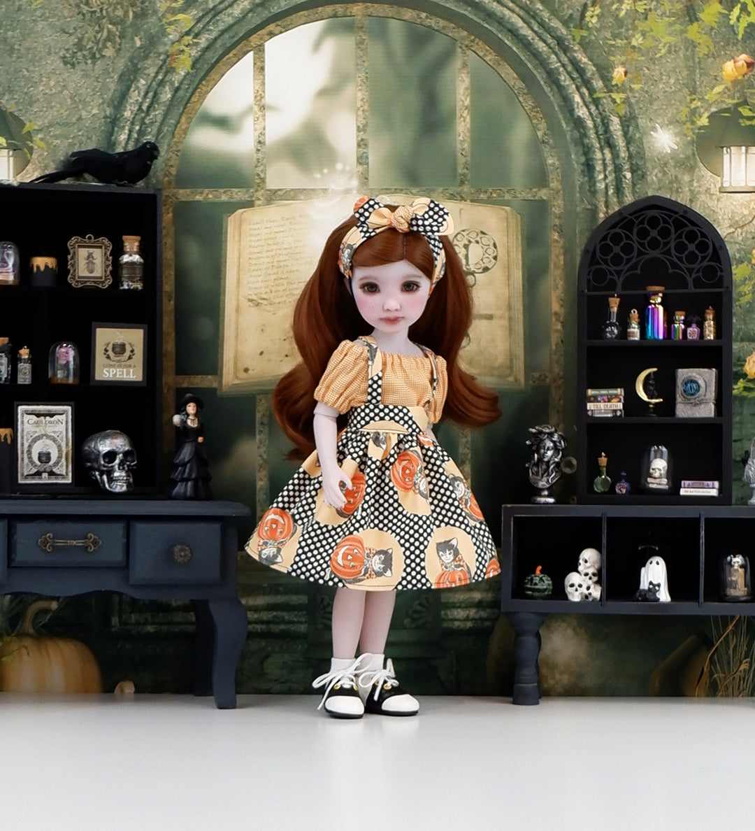 Retro Halloween - blouse & jumper with boots for Ruby Red Fashion Friends doll