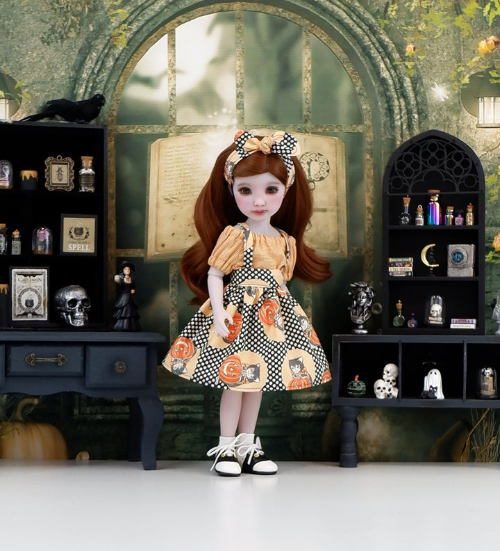 Retro Halloween - blouse & jumper with boots for Ruby Red Fashion Friends doll