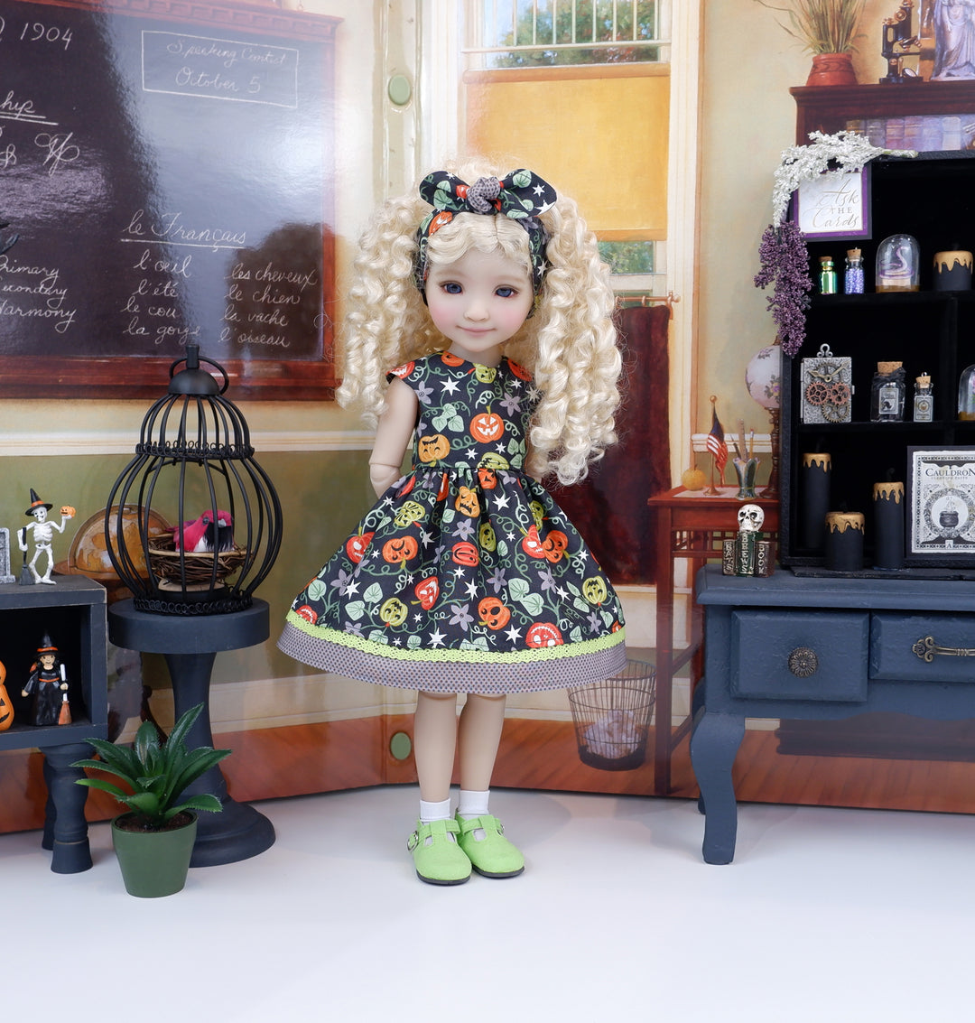 Rotten Pumpkins - dress with shoes for Ruby Red Fashion Friends doll