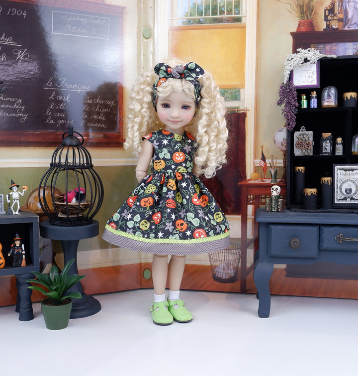 Rotten Pumpkins - dress with shoes for Ruby Red Fashion Friends doll