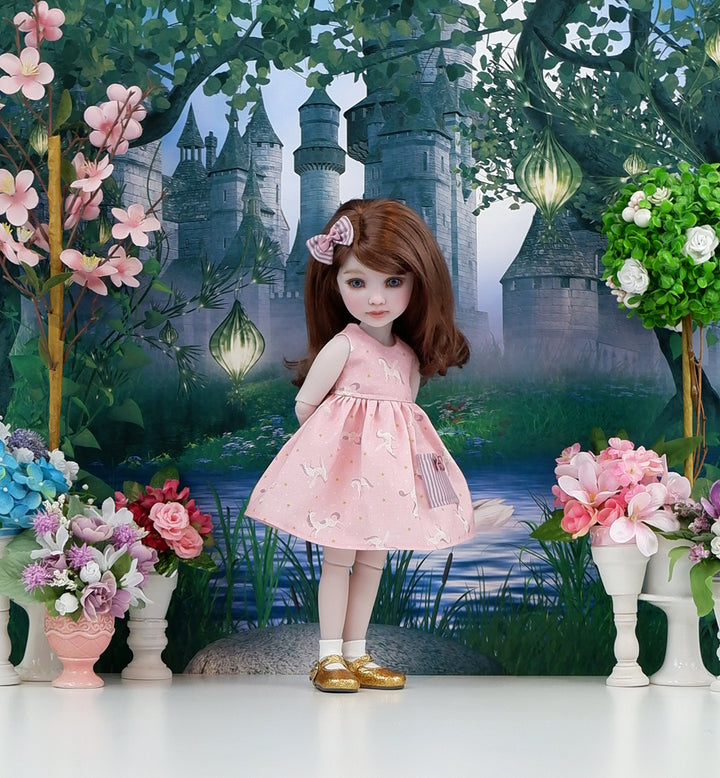 Royal Pegasus - dress and shoes for Ruby Red Fashion Friends doll