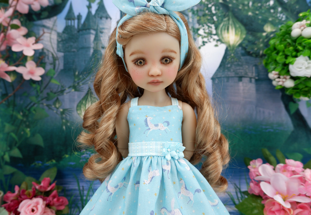 Royal Unicorn - dress and sandals for Ruby Red Fashion Friends doll