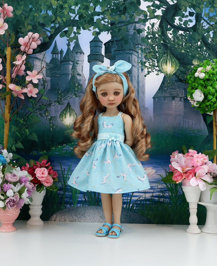 Royal Unicorn - dress and sandals for Ruby Red Fashion Friends doll