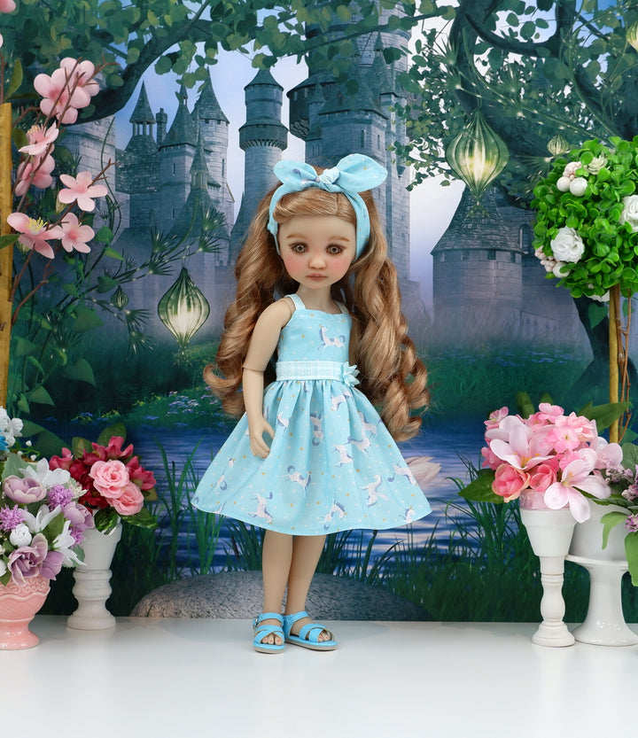 Royal Unicorn - dress and sandals for Ruby Red Fashion Friends doll