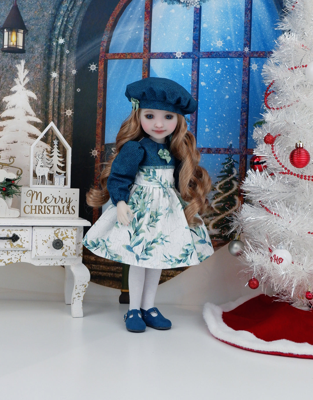 Simple Mistletoe - dress with shoes for Ruby Red Fashion Friends doll