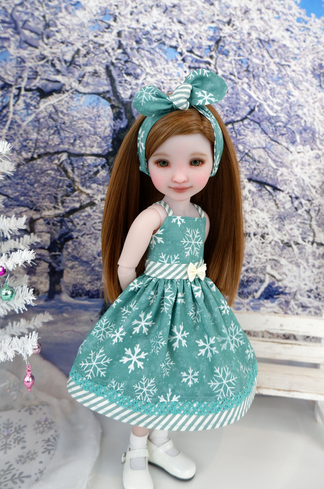 Snow Frost - dress with shoes for Ruby Red Fashion Friends doll