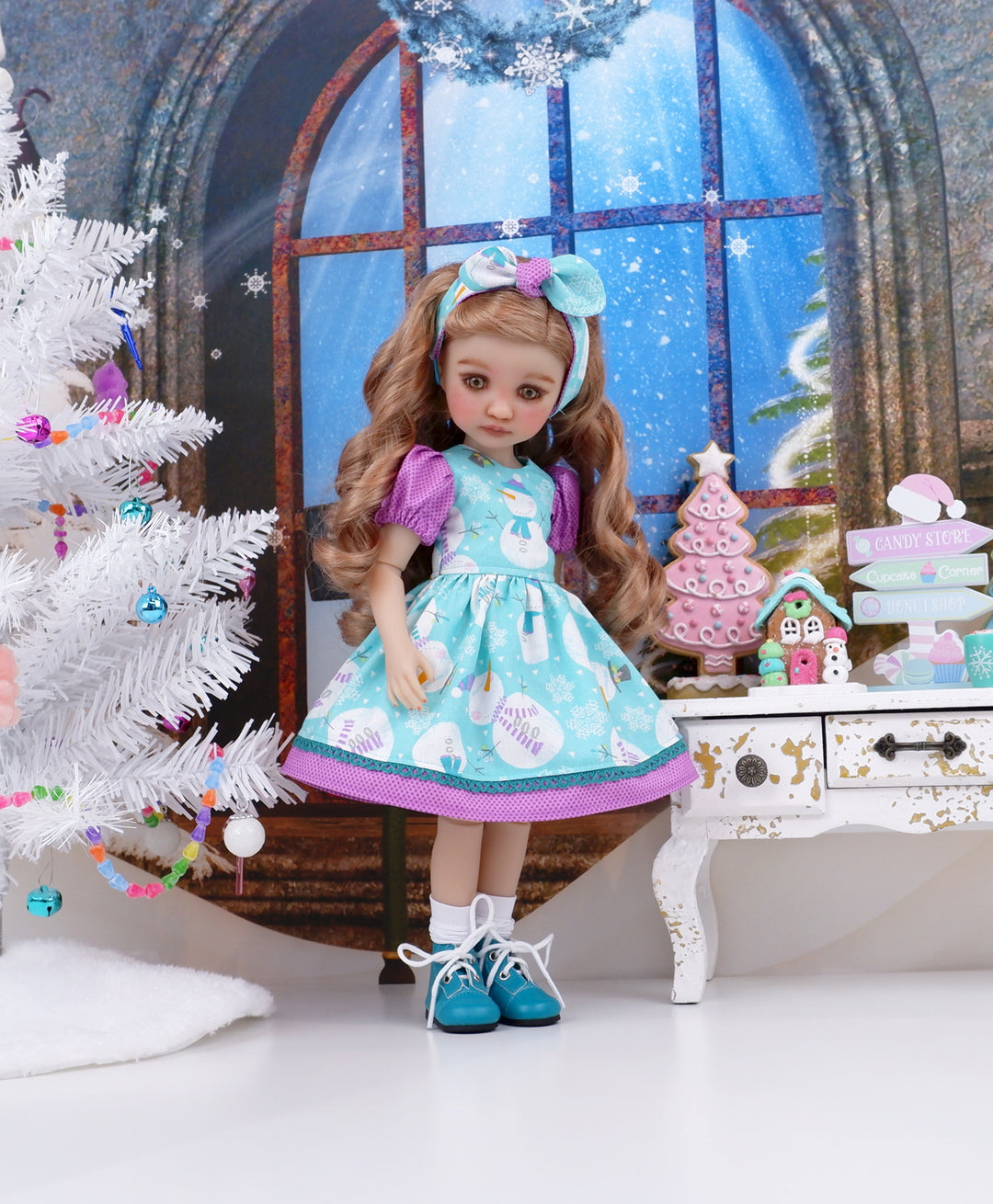 Snowman Cutie - dress and boots for Ruby Red Fashion Friends doll
