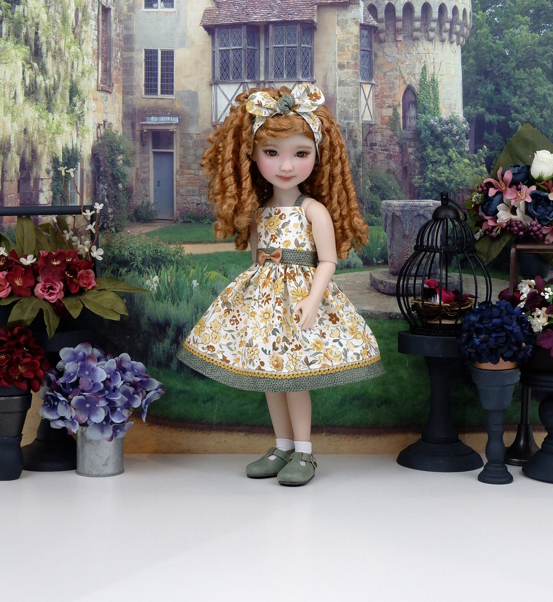 Strawflower Beauty - dress and shoes for Ruby Red Fashion Friends doll