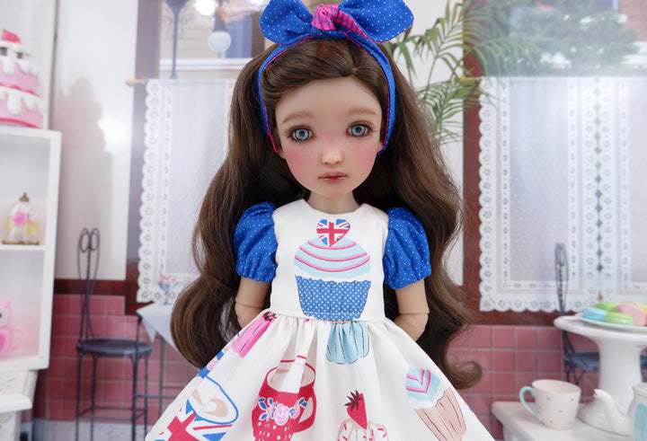 The Queen's Tea - dress and boots for Ruby Red Fashion Friends doll