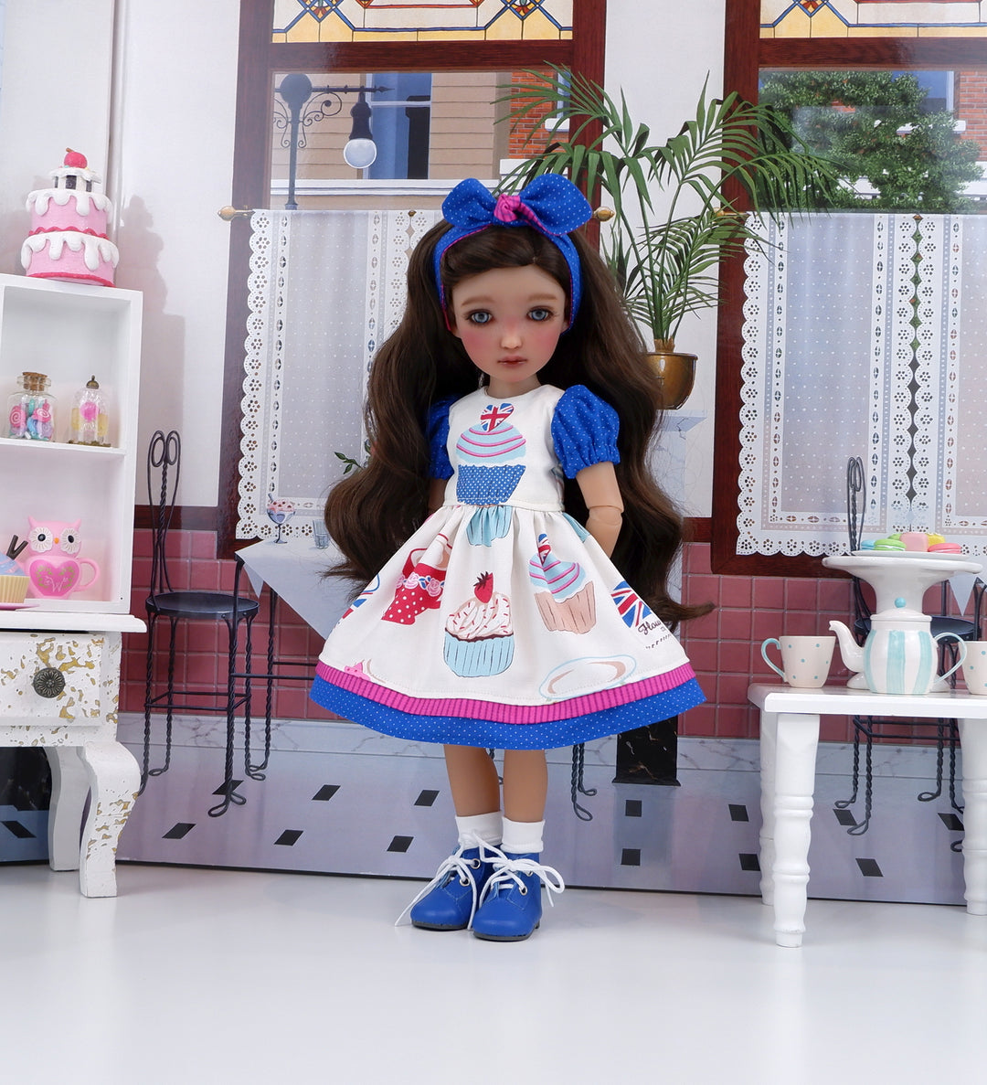 The Queen's Tea - dress and boots for Ruby Red Fashion Friends doll