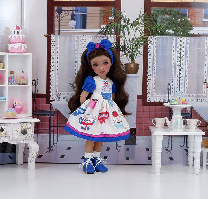 The Queen's Tea - dress and boots for Ruby Red Fashion Friends doll