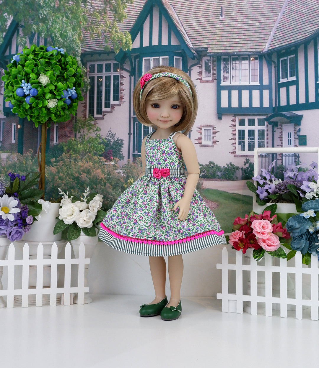 Tiny Garden - dress with shoes for Ruby Red Fashion Friends doll