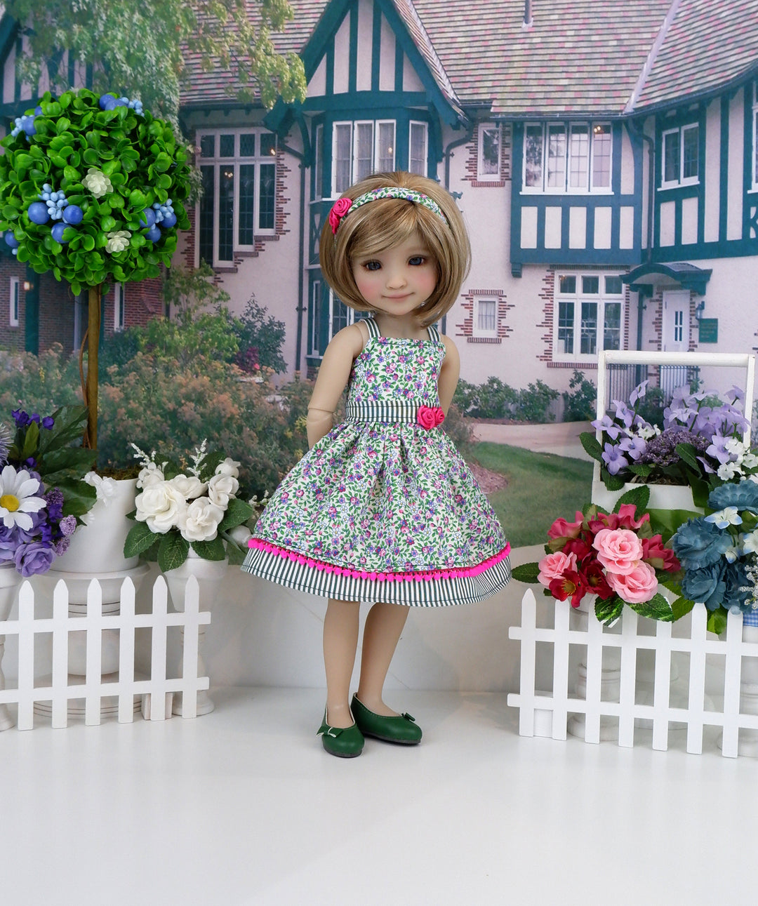 Tiny Garden - dress with shoes for Ruby Red Fashion Friends doll