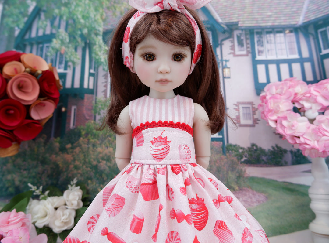 Valentine Treats - dress with sandals for Ruby Red Fashion Friends doll