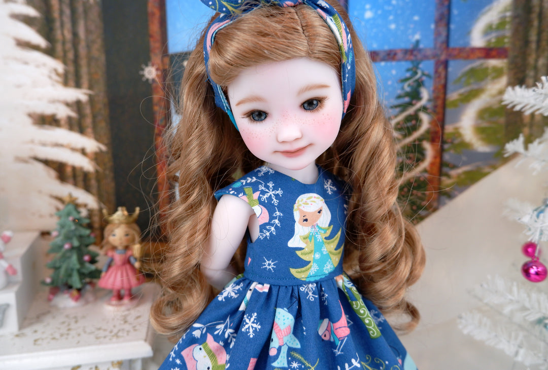 Winterland Queen - dress with boots for Ruby Red Fashion Friends doll