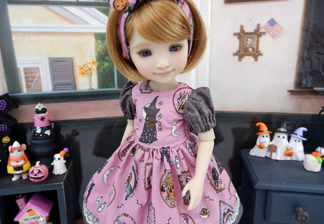 Witch's Coven - dress and boots for Ruby Red Fashion Friends doll