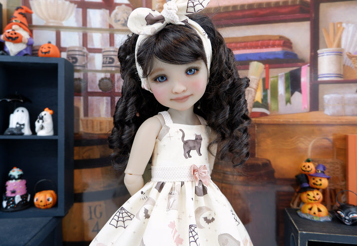 Witch's Familiar - dress with shoes for Ruby Red Fashion Friends doll