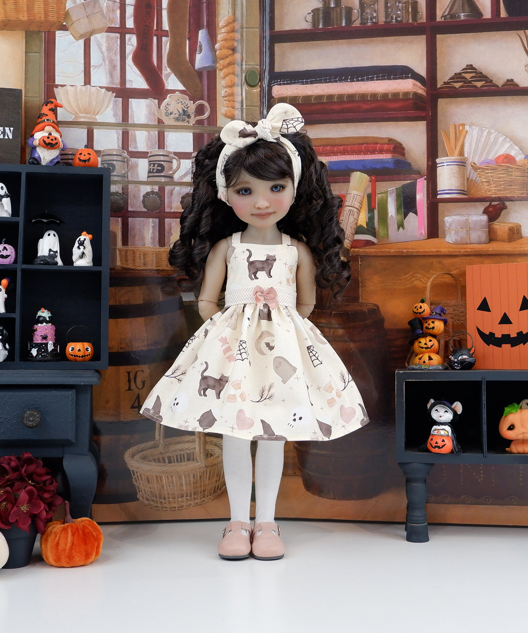 Witch's Familiar - dress with shoes for Ruby Red Fashion Friends doll