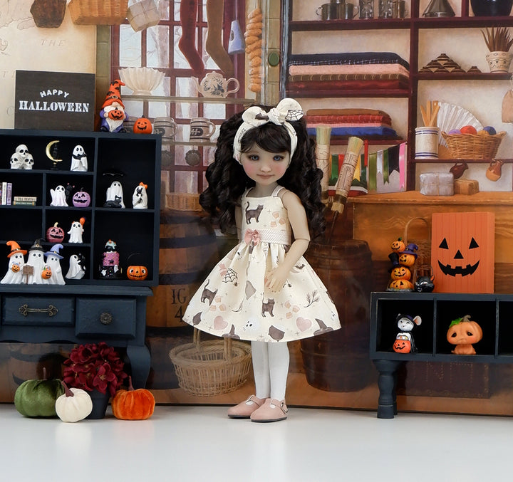 Witch's Familiar - dress with shoes for Ruby Red Fashion Friends doll