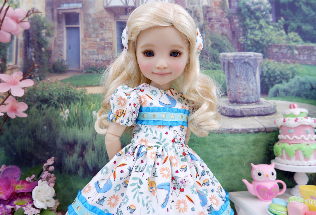 Wonderland Alice - dress with shoes for Ruby Red Fashion Friends doll
