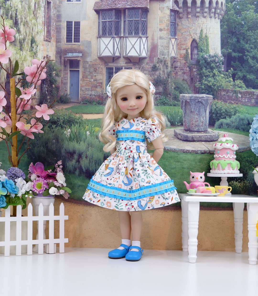 Wonderland Alice - dress with shoes for Ruby Red Fashion Friends doll