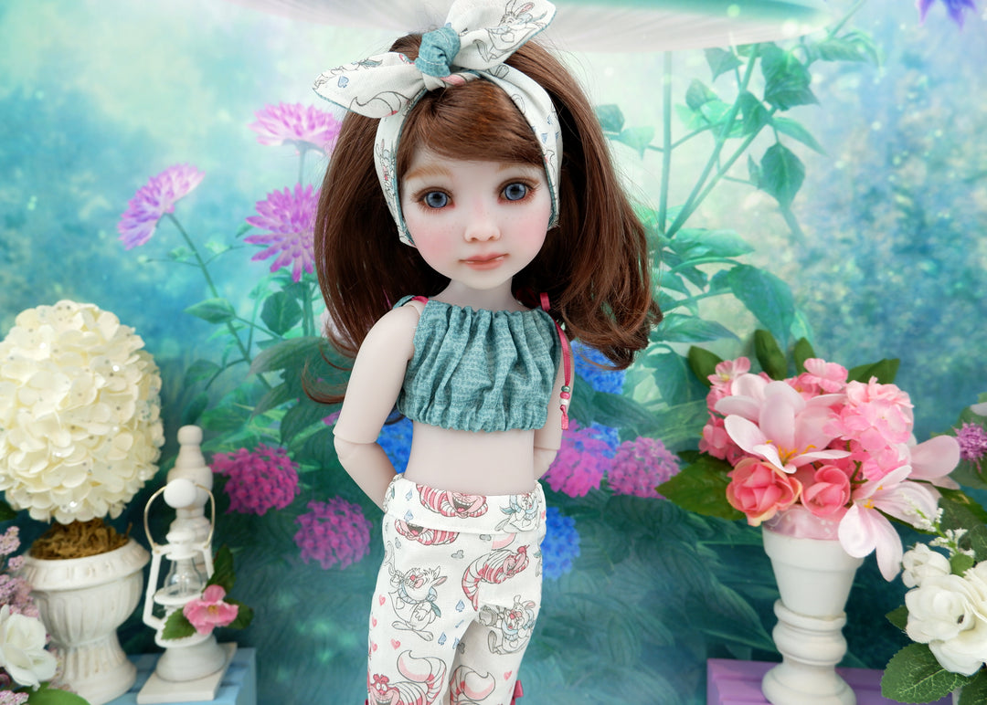 Wonderland Friends - crop top & capris with sandals for Ruby Red Fashion Friends doll