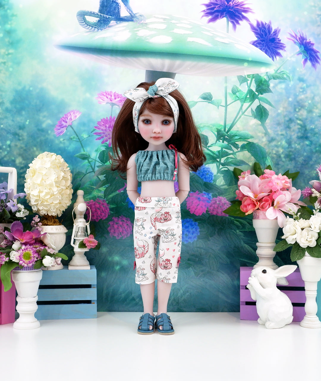 Wonderland Friends - crop top & capris with sandals for Ruby Red Fashion Friends doll