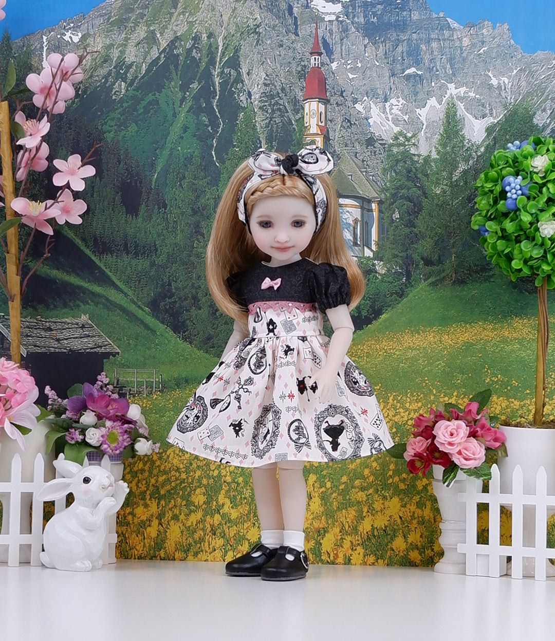 Wonderland Medley - dress and shoes for Ruby Red Fashion Friends doll