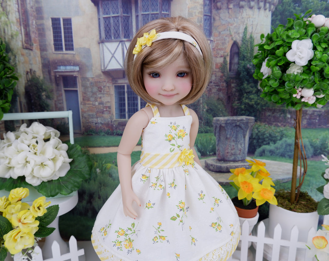 Yellow Rose - dress with sandals for Ruby Red Fashion Friends doll