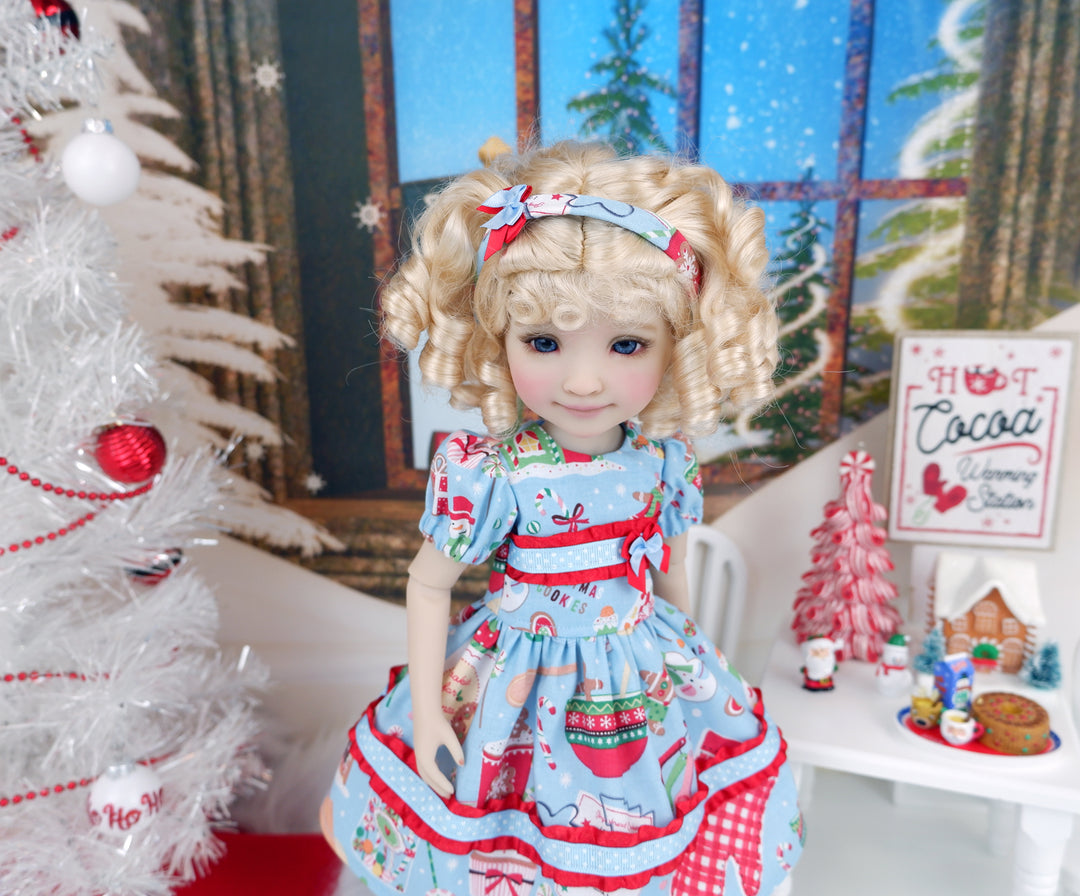 Baking Christmas - dress with shoes for Ruby Red Fashion Friends doll