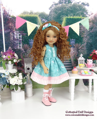 Bitty Unicorns - dress with boots for Ruby Red Fashion Friends doll