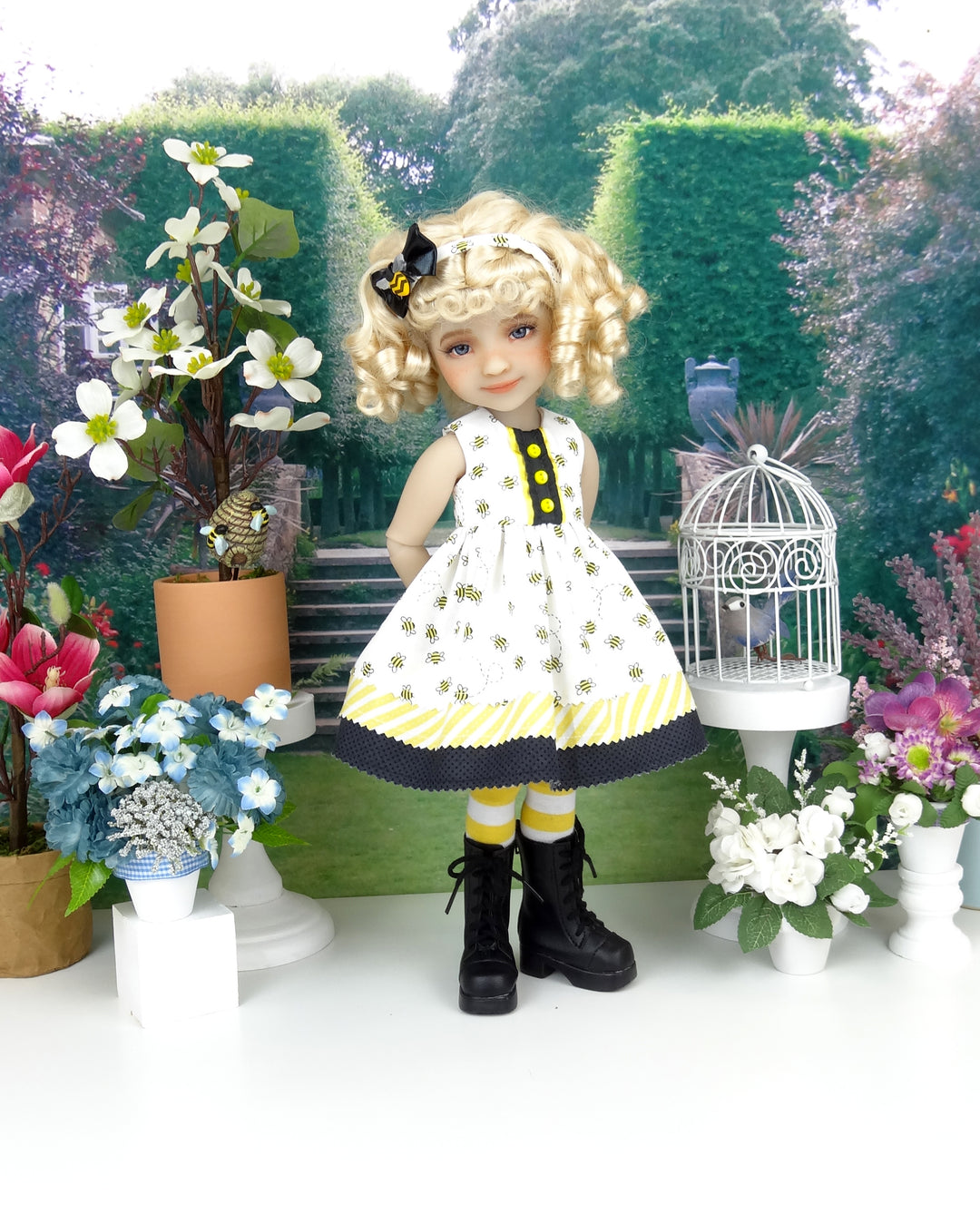 Buzzing Bee - dress with boots for Ruby Red Fashion Friends doll