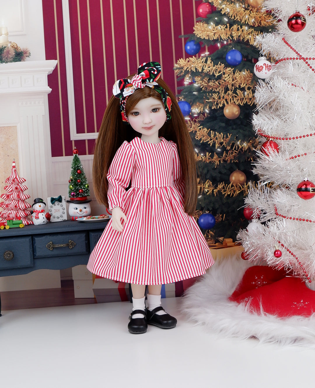 Cup of Cheer - dress & apron with shoes for Ruby Red Fashion Friends doll