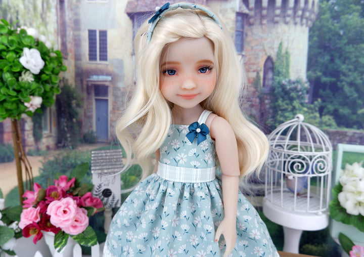 Delicate Daisy - dress with shoes for Ruby Red Fashion Friends doll