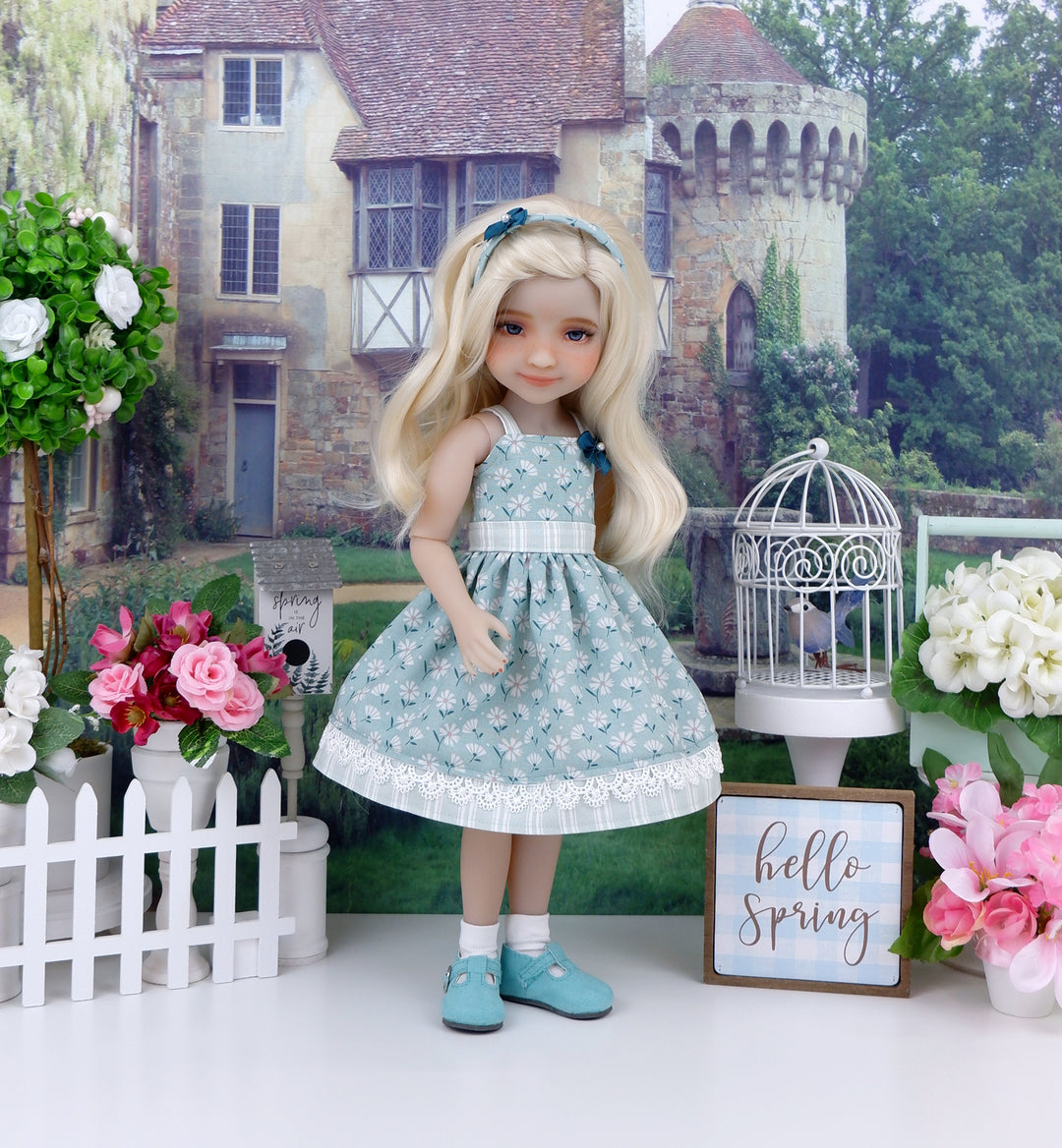 Delicate Daisy - dress with shoes for Ruby Red Fashion Friends doll