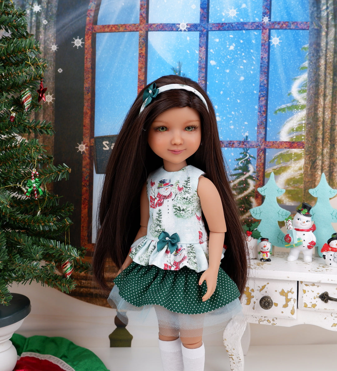 Friendly Snowman - top & skirt with shoes for Ruby Red Fashion Friends doll
