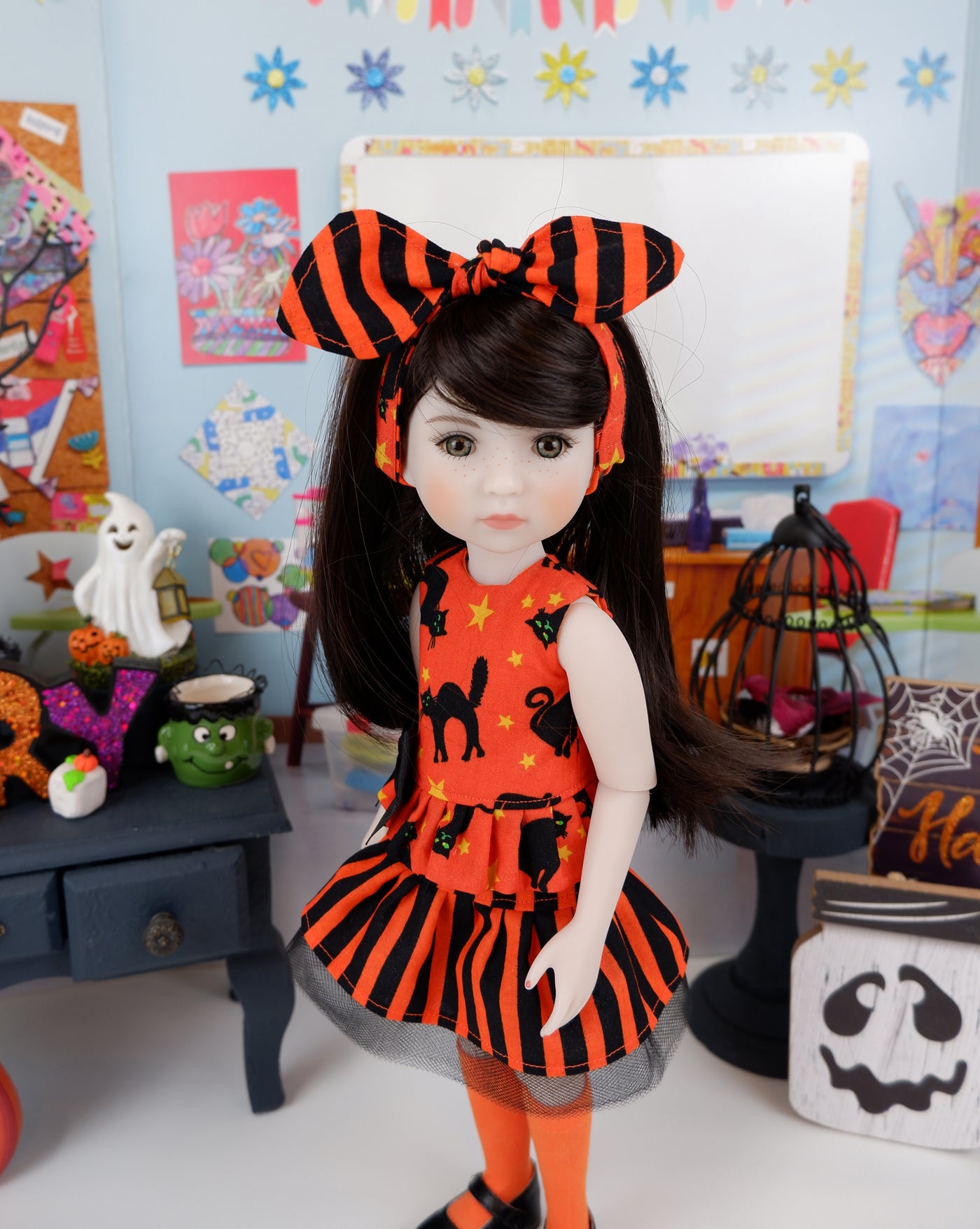 Frightened Cat - top & skirt with shoes for Ruby Red Fashion Friends doll