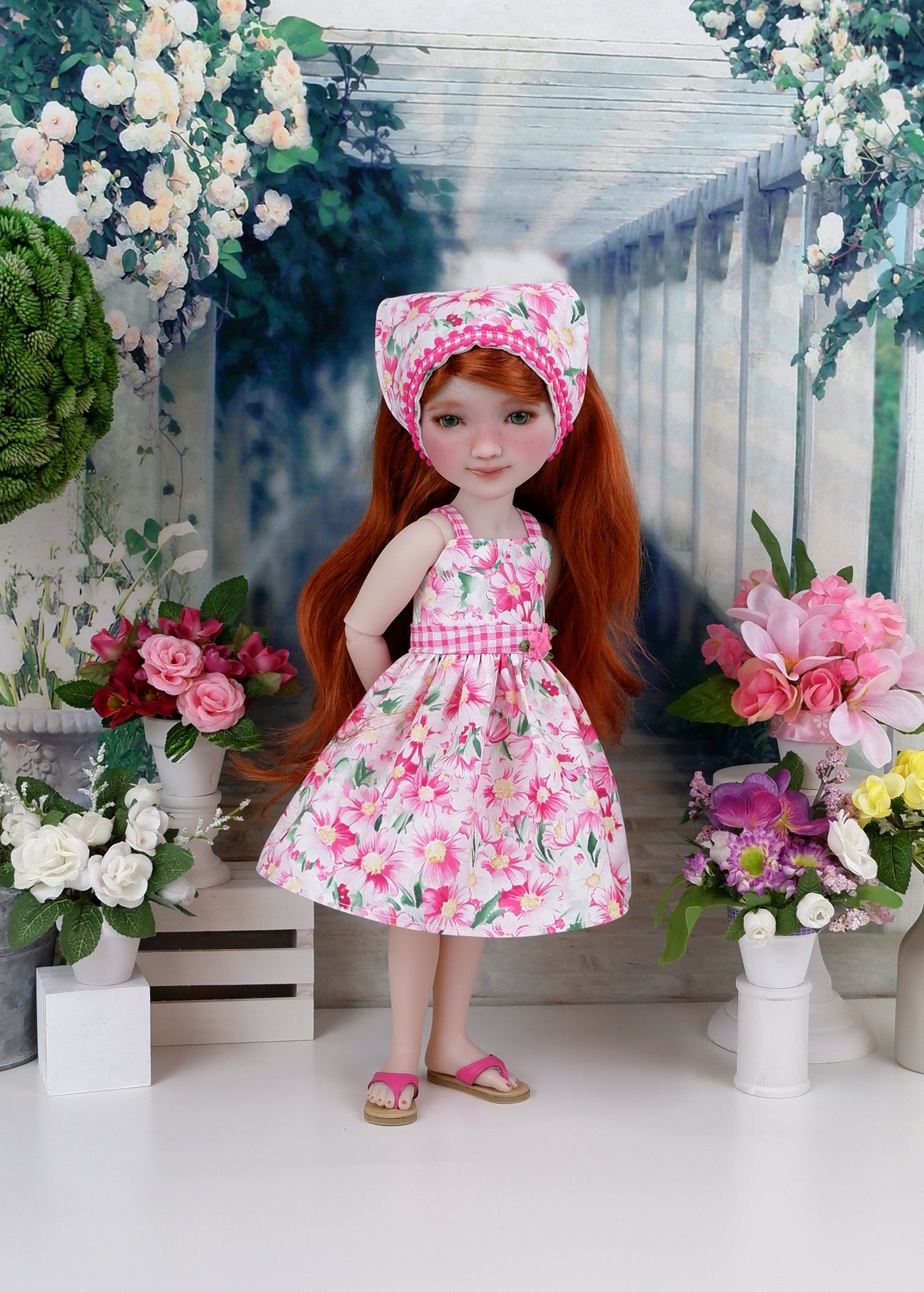 Gerbera Daisy - dress with shoes for Ruby Red Fashion Friends doll