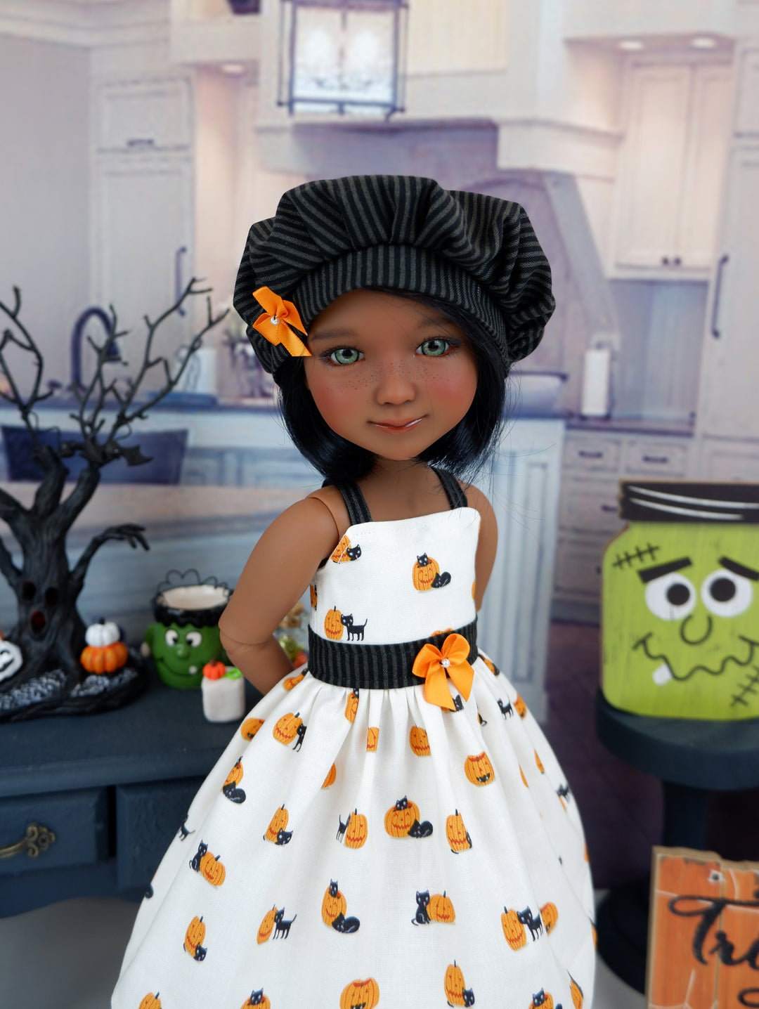 Halloween Kitten - dress with shoes for Ruby Red Fashion Friends doll