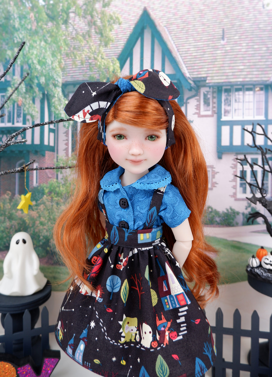 Halloween Town - blouse & jumper with shoes for Ruby Red Fashion Friends doll
