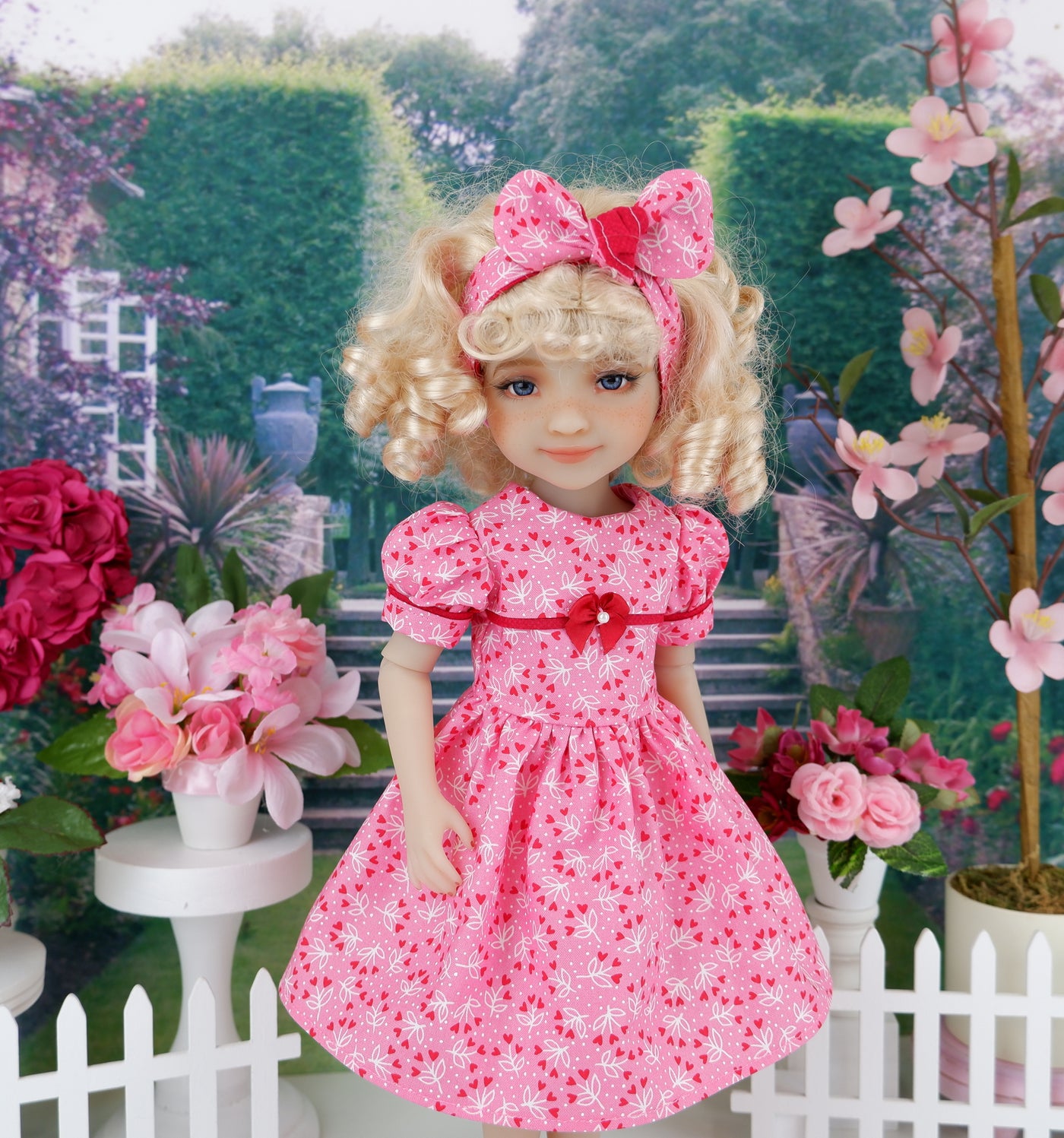 Heart Bouquets - dress and shoes for Ruby Red Fashion Friends doll