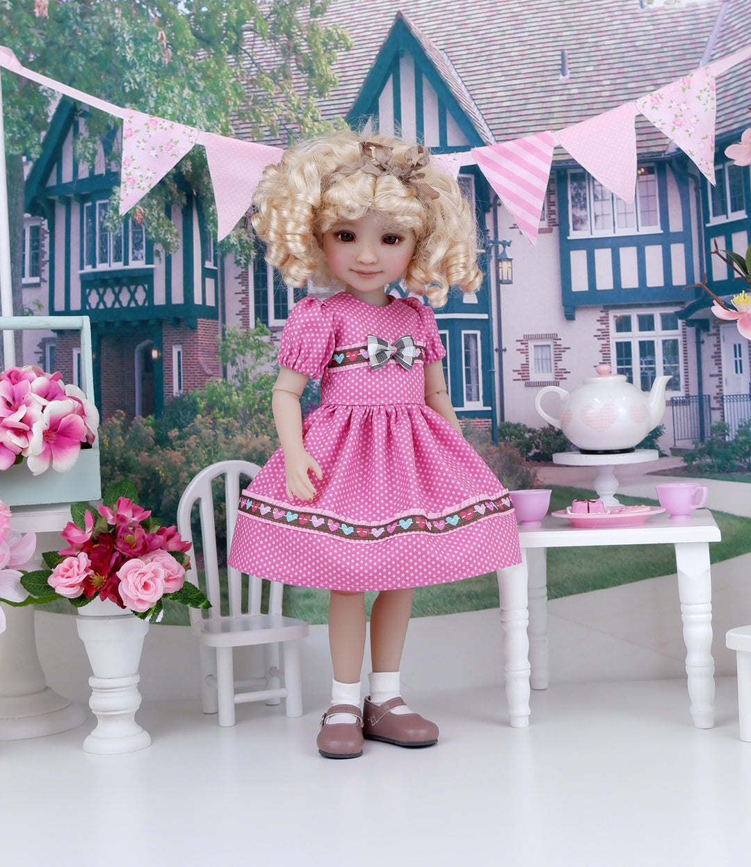 Heart Stitches - dress with shoes for Ruby Red Fashion Friends doll