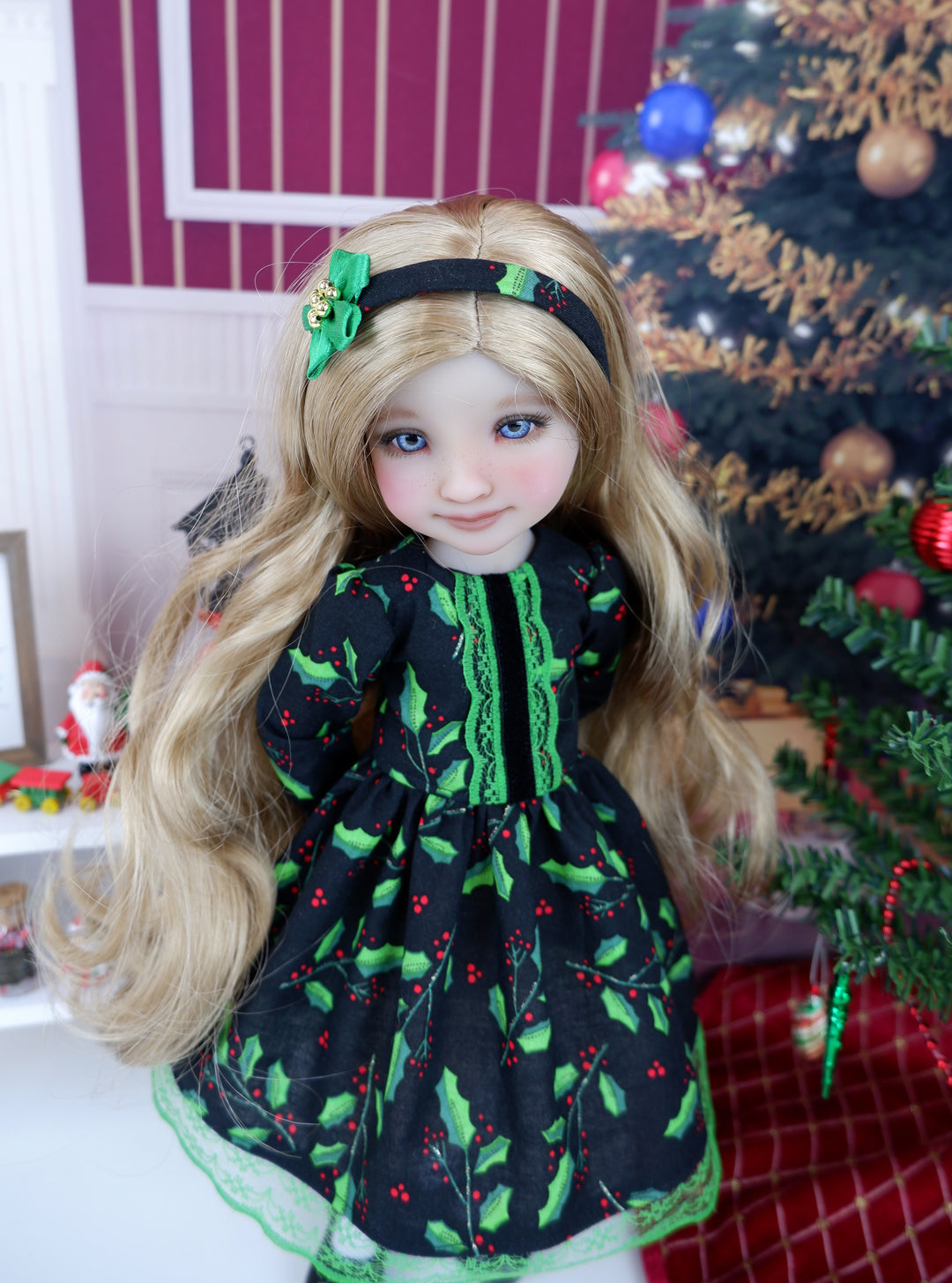 Holiday Holly - dress with shoes for Ruby Red Fashion Friends doll
