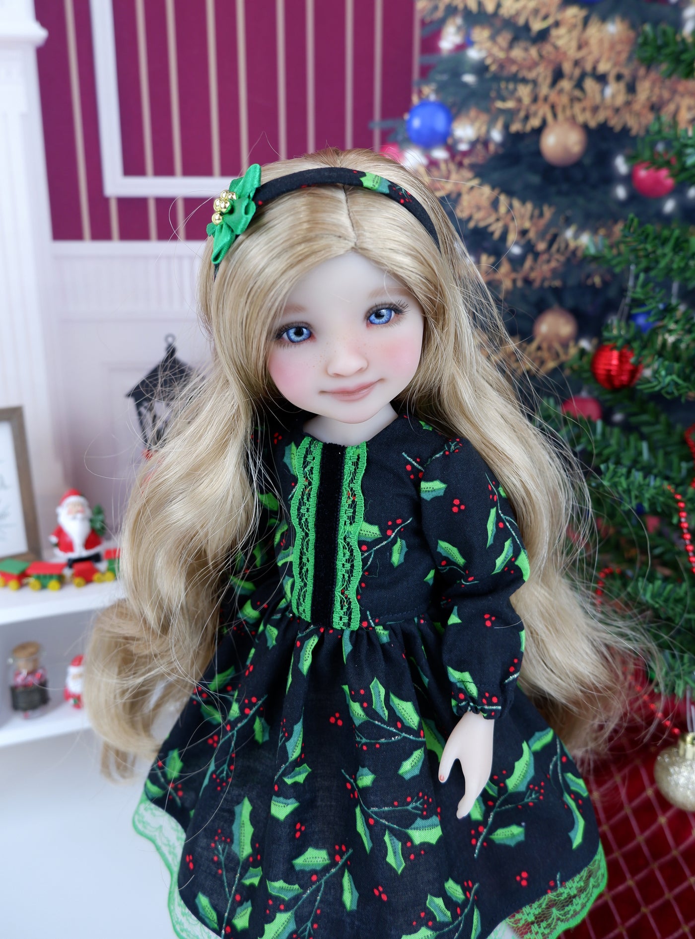Holiday Holly - dress with shoes for Ruby Red Fashion Friends doll