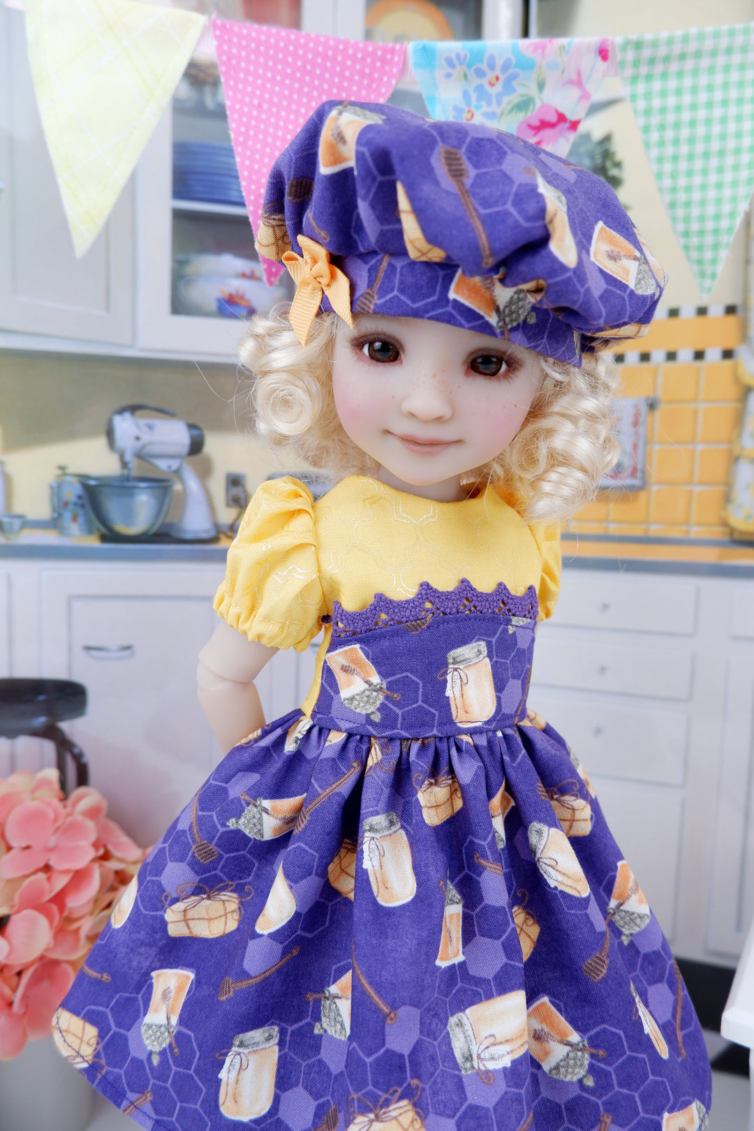 Honey Jar - dress with shoes for Ruby Red Fashion Friends doll