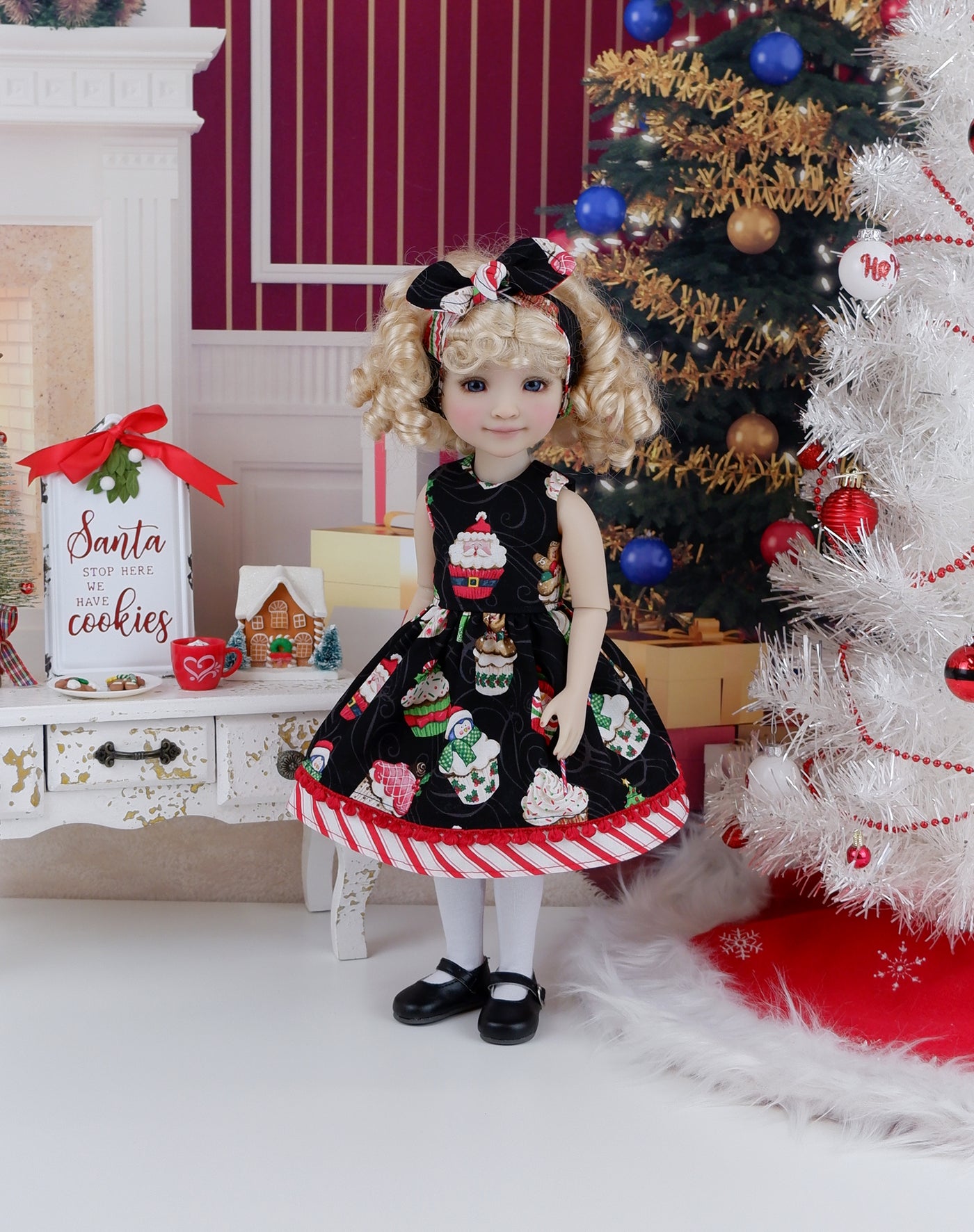 Kringle Cakes - dress with shoes for Ruby Red Fashion Friends doll