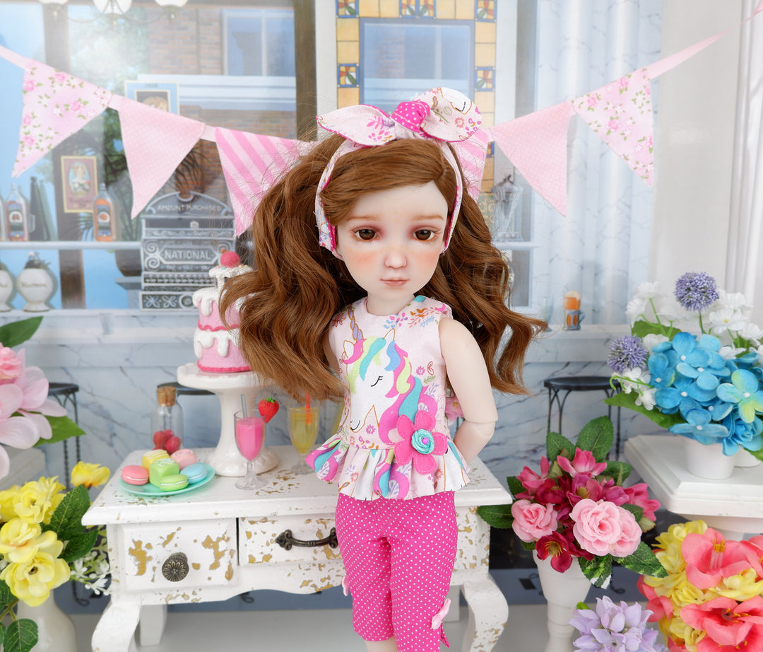 Magic Unicorn - top & capris with shoes for Ruby Red Fashion Friends doll