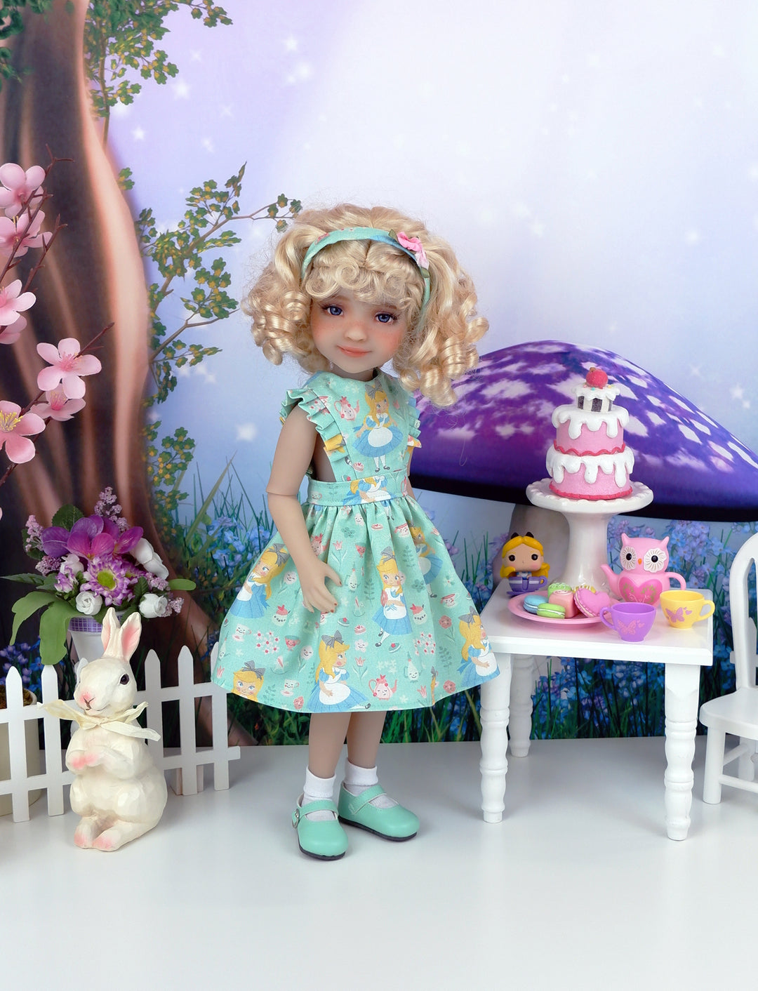 Miss Alice - dress with shoes for Ruby Red Fashion Friends doll