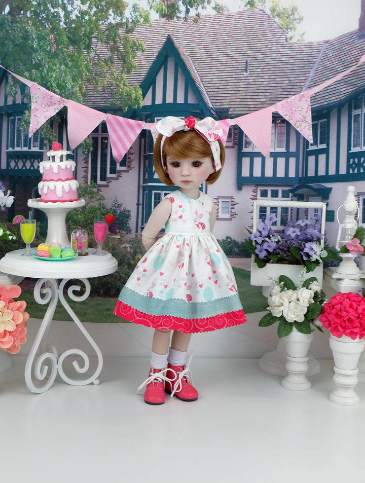 Piglet's Balloon - dress with shoes for Ruby Red Fashion Friends doll